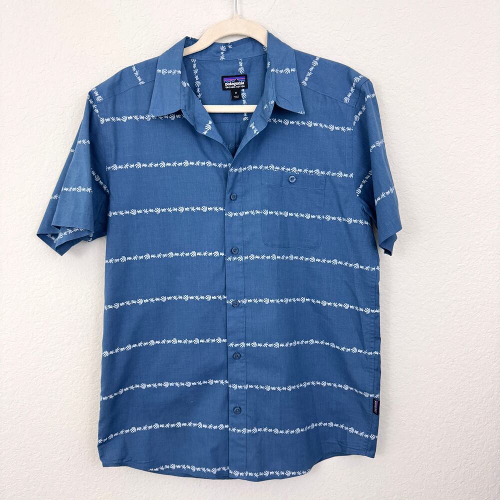 Patagonia Mens Go-To Short Sleeve Button Shirt Size M Organic Cotton Summer Blue